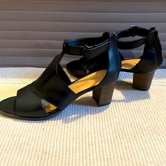 Cute Clarks open-toe, leather, wood-chunk-heeled shoes. Never worn! Brand new! - Picture 1 of 7